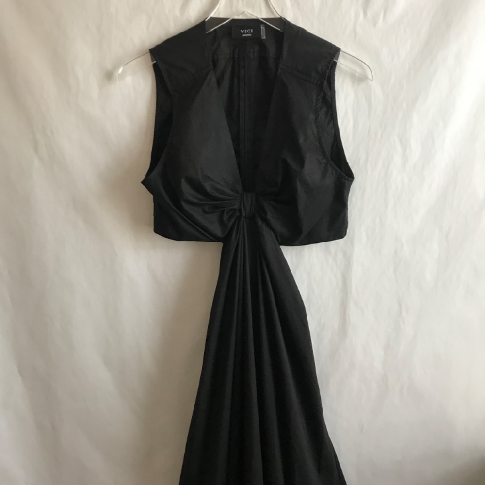 VICI Cut-Out Twist Knot V-Neck Black Maxi Dress M A-Line Tiered High Low Skirt - Picture 4 of 11